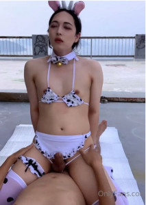 Nuko บนชั้นดาดฟ้าชุดวัวน่ารัก LGBTQ