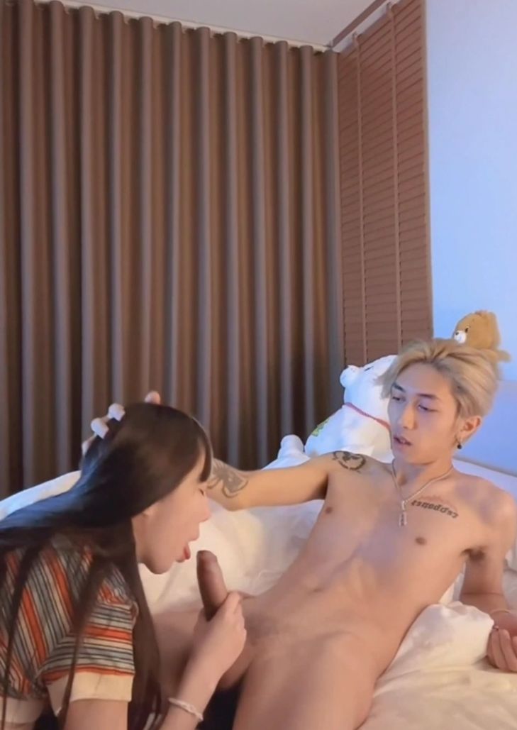 Onlyfan highsstn น้องฮายกระโปรงสั้นเจอผัวจับซอย